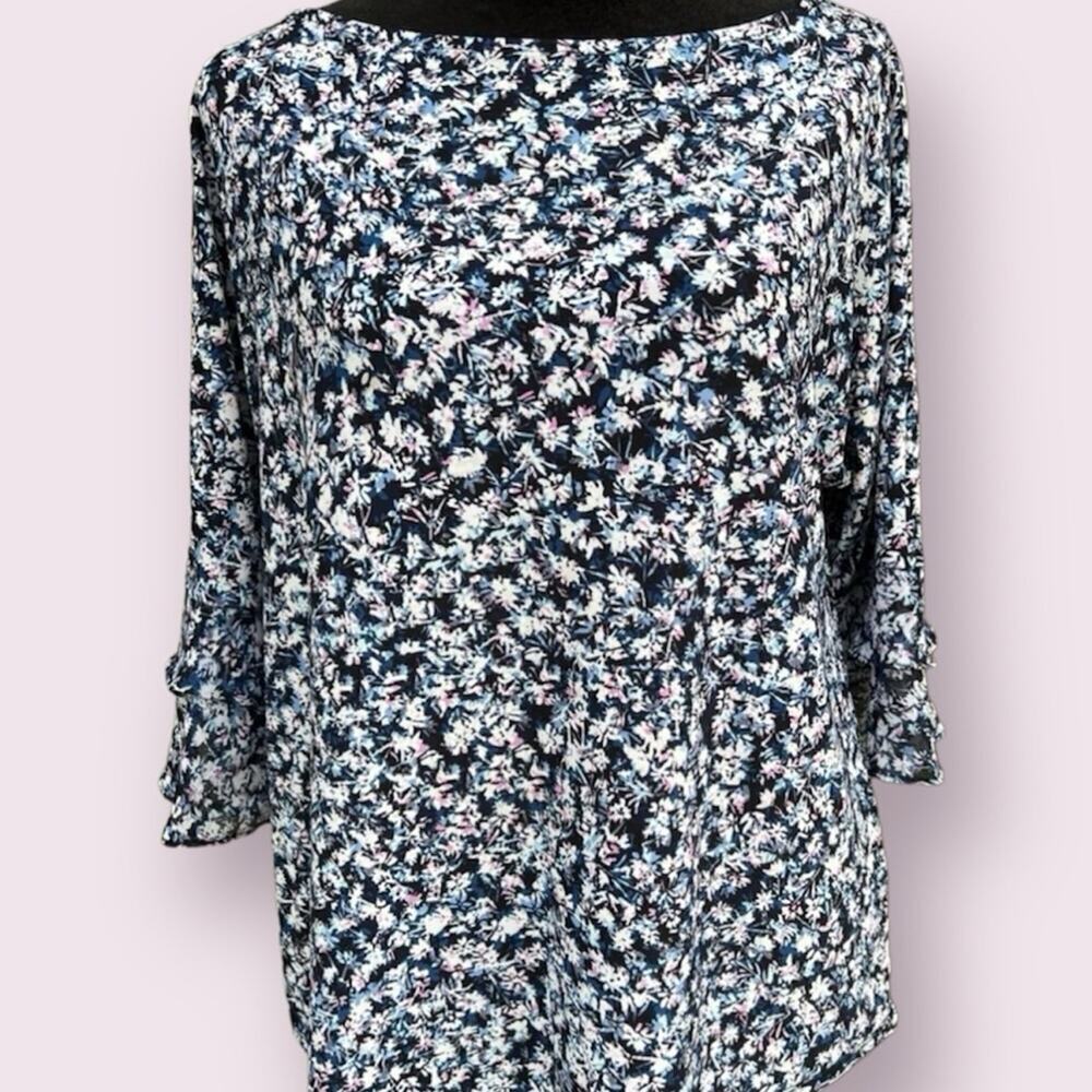 Roz & Ali petite M Women's top, navy with small floral print, bell sleeves